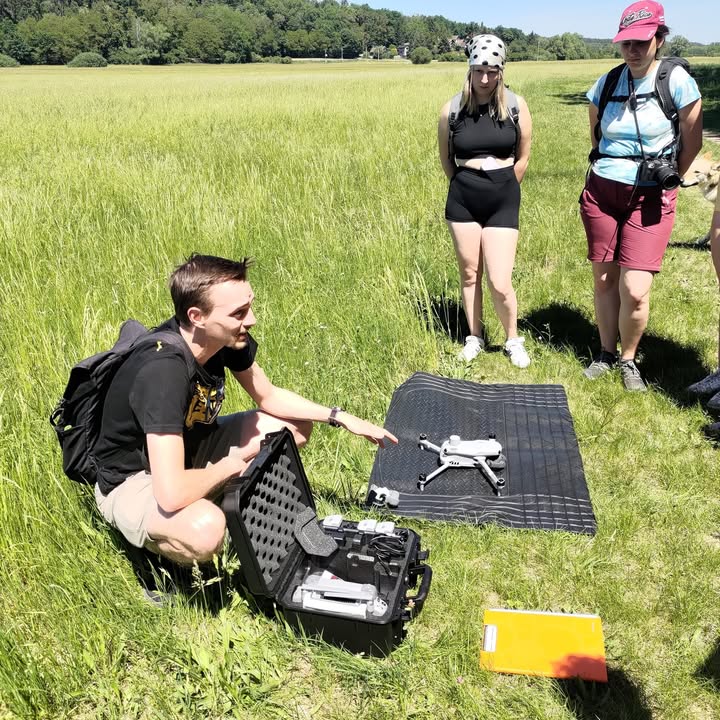 Ukázka dronů v území 🛰️🕹️

Rádi jsme využili nabídky Katedra geografie ZČU v Plzni a zapojili jsme s